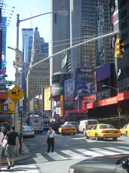 STROLLING IN TIMES SQUARE