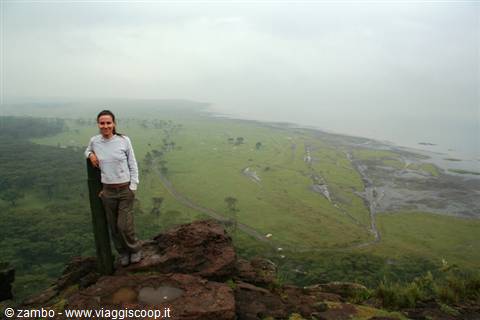 Veronica on the cliff edge - Lake Nakuru Lookout