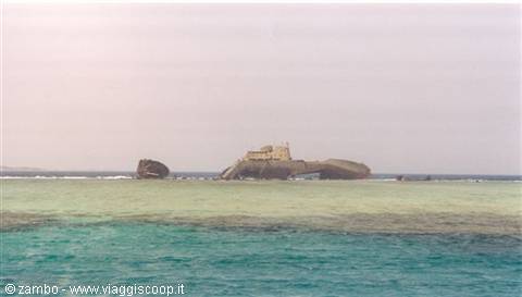 Wreck towards Tiran