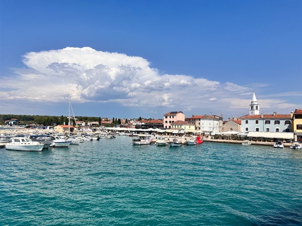 The port of Fažana, turquoise waters and slow days in the sun.
