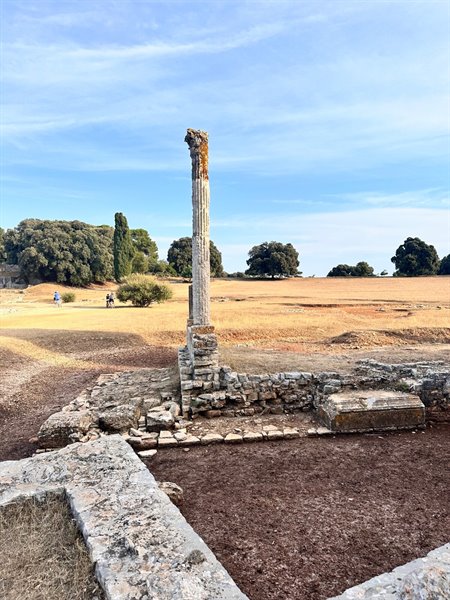 Strolling among the Roman ruins of São Cucufate, under the Alentejo sky.