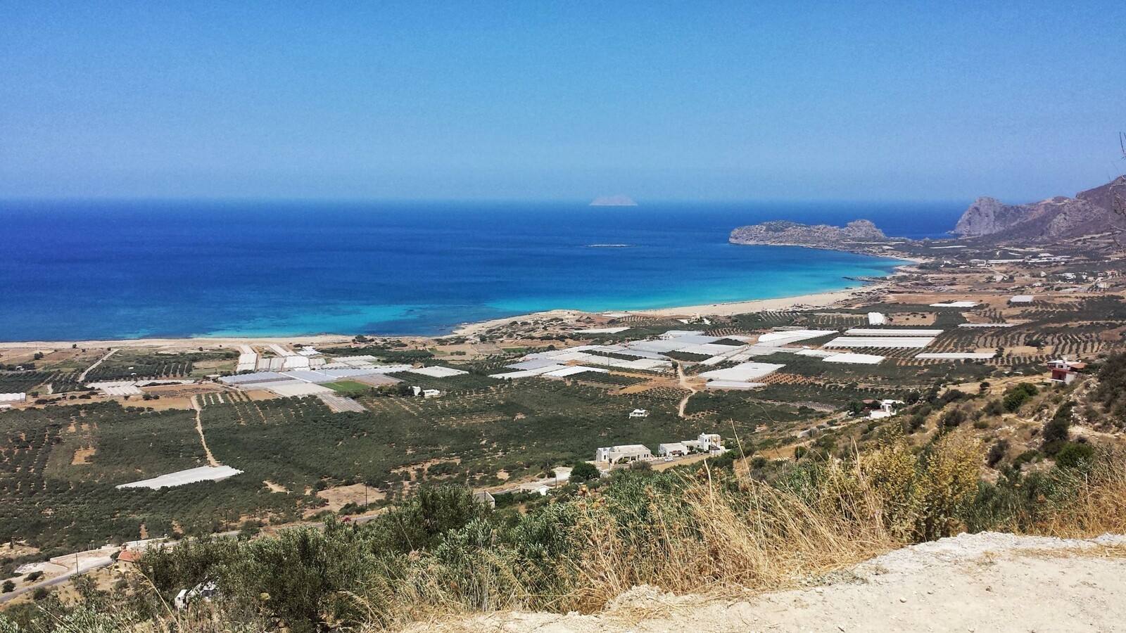 Panorama mozzafiato sulla costa di Falasarna, turchese infinito e cuore felice.