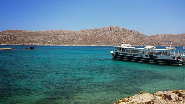 Waiting for the boat to Gramvousa, dreamy turquoise waters.