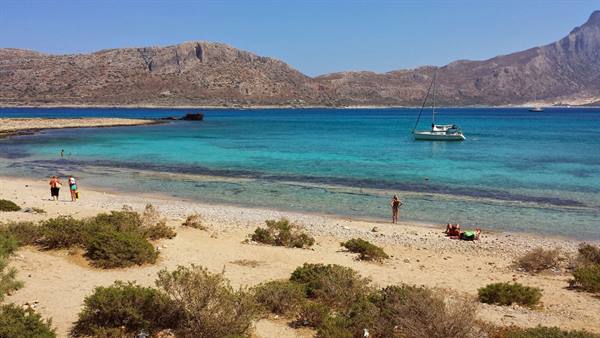 Turquoise waters and sun at Balos: an afternoon of pure Cretan wonder.