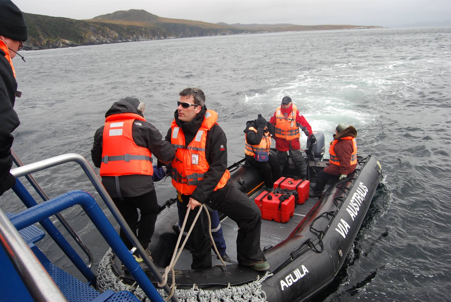 Cape Horn - Climb onto the dinghies