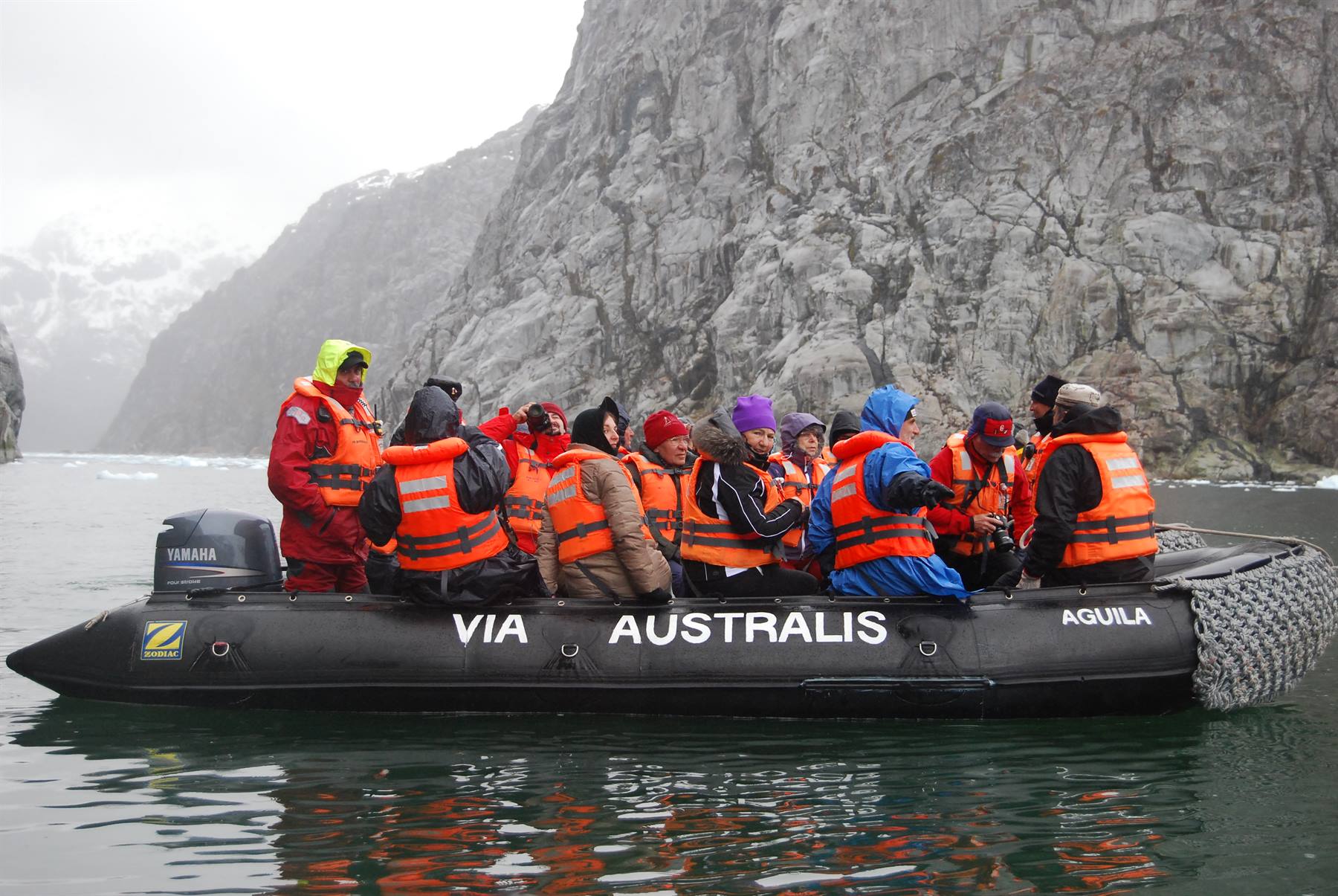 Towards Piloto glacier - Dinghy