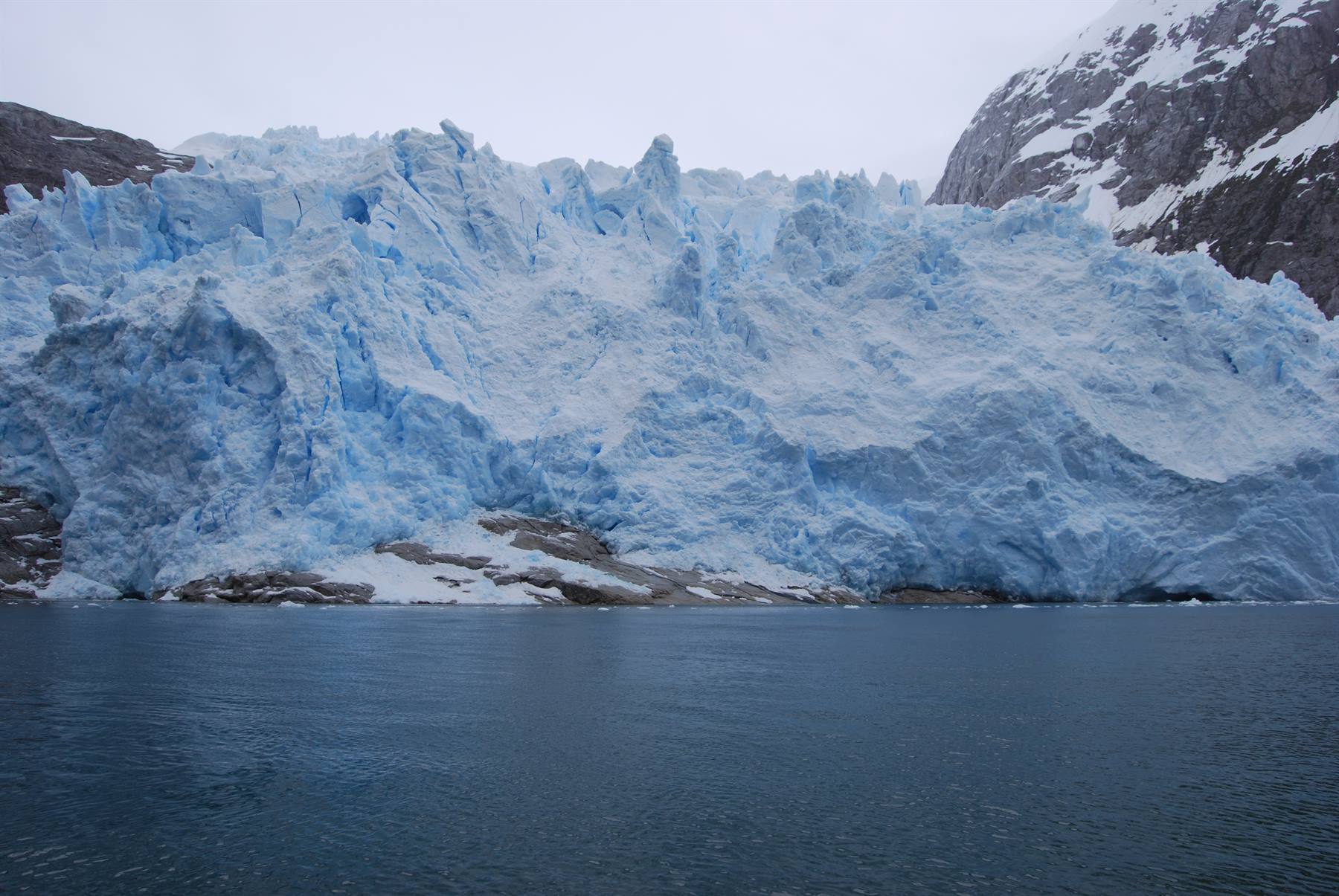 Piloto Glacier - Front