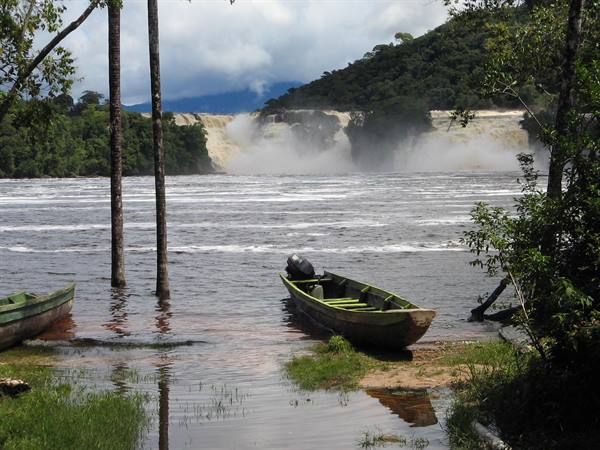 The Canaima Lagoon