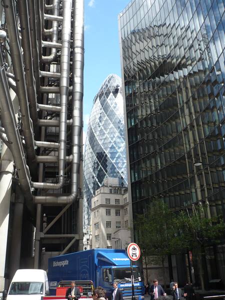 lloyds building with the big suppository