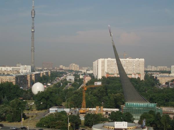 monument to Sputnik and the television tower in Moscow