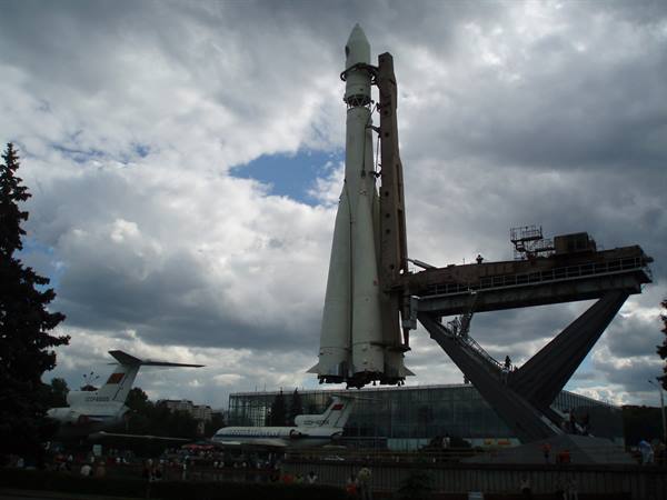 another monument to Sputnik