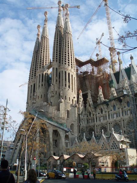 sagrada familia back
