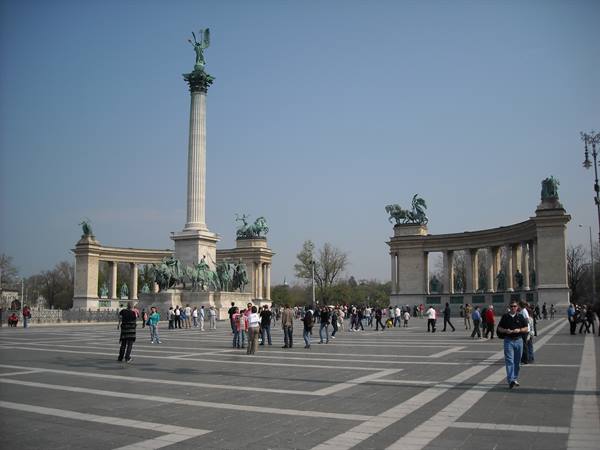 Heroes' Square