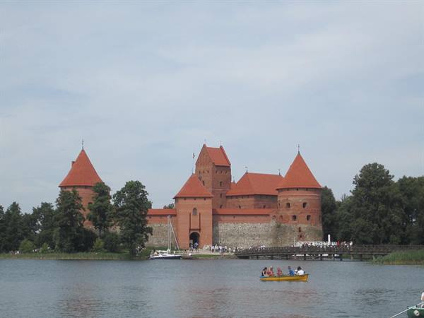 TRAKAI CASTLE