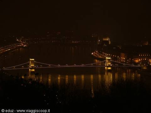 The illuminated Chain Bridge over the Danube at night, Budapest