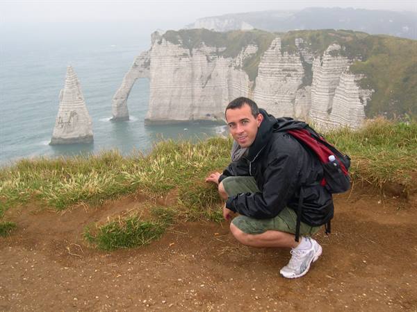 THE WHITE CLIFFS OF ETRETAT (UPPER NORMANDY)
