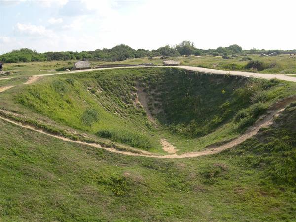 POINT DU HOC: THE CRATERS LEFT BY THE BOMBS (LOWER NORMANDY)