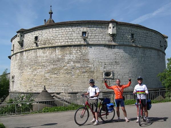 IN THE BACKGROUND THE CHATEAU MUNOT