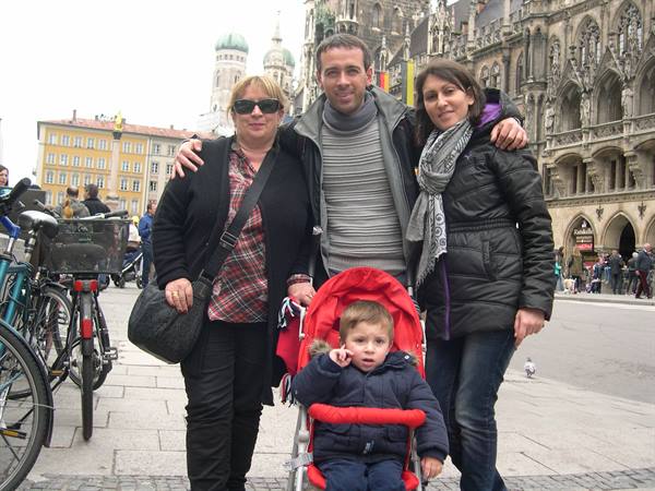 SATURDAY AFTERNOON AT MARIENPLATZ MUNICH