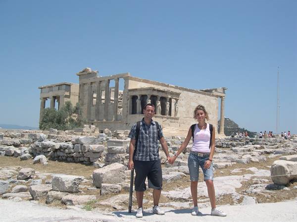 COUPLE PHOTO ON THE ACROPOLIS