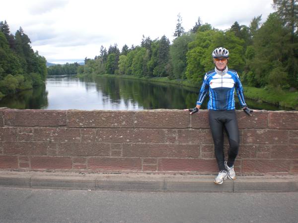 PHOTO ALONG THE RIVER