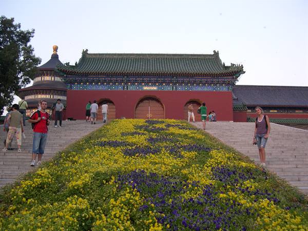 THE TEMPLE OF HEAVEN IN THE BACKGROUND