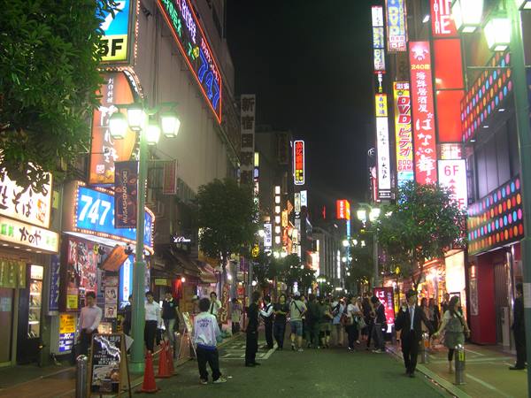 SHINJUKU AT NIGHT