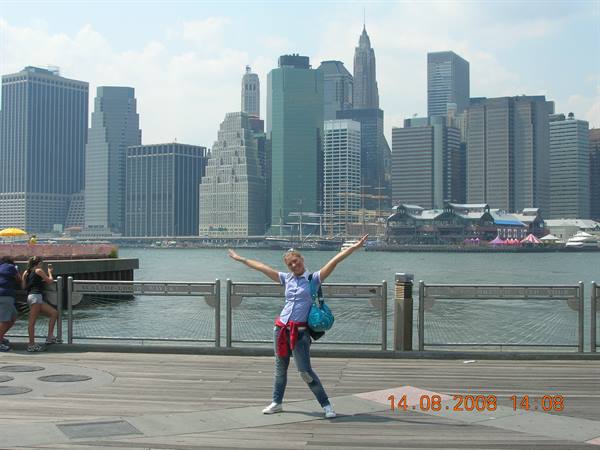 ....MANHATTAN IN THE BACKGROUND...