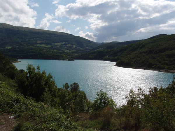 Artificial lake