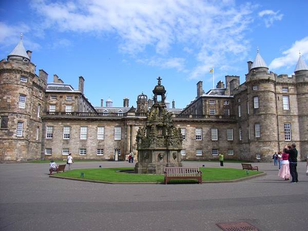 EDINBURGH - HOLYROODHOUSE