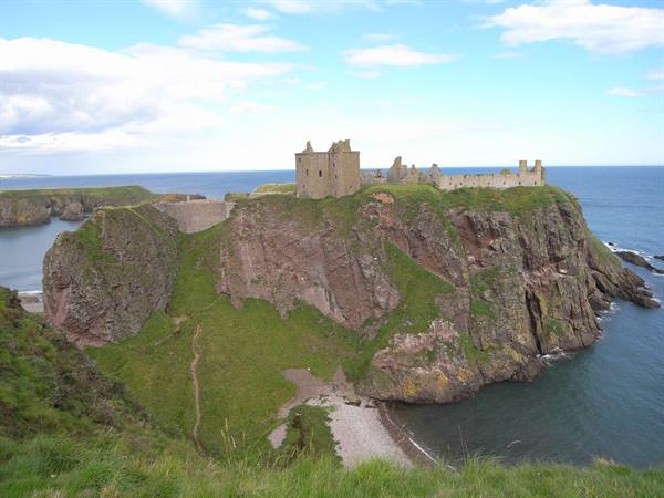 DUNROTTAR CASTLE