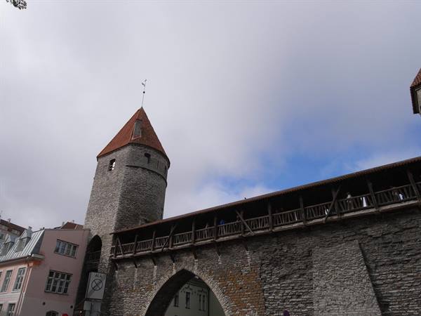 ESTONIA - TALLINN - NUNS' GATE