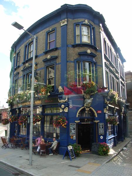 LONDON - PUB