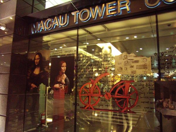 Mr. Da Vinci at Macau Tower