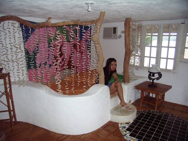 Puerto Galera - For a coffee at an artist's home