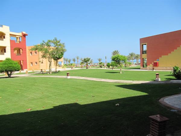 12 two- and three-storey room blocks
