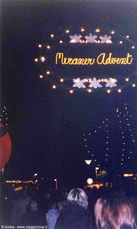 illuminated sign of the markets