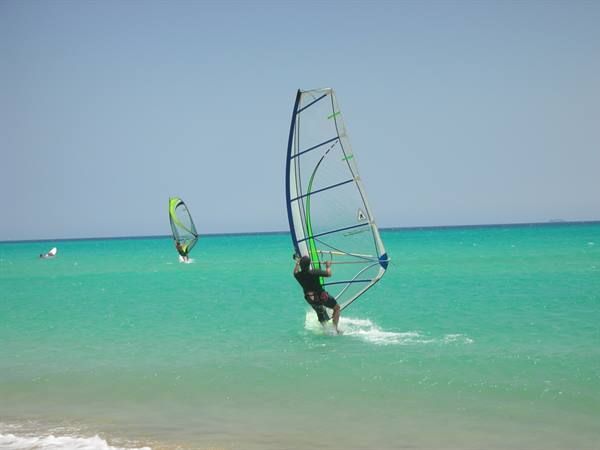 Windsurfing in sotavento