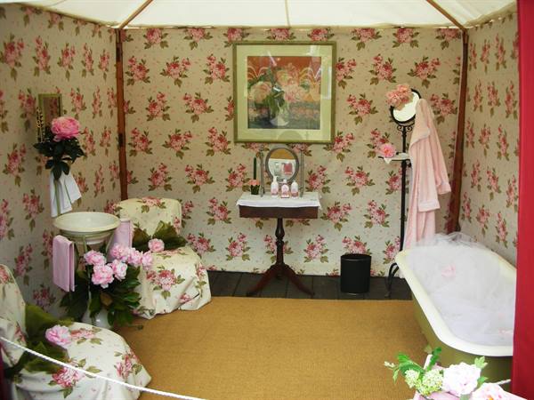 pink room