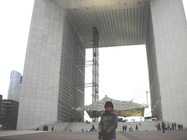 me at La Défense with the modern Great Arch