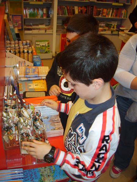 shopping at the Louvre museum shop