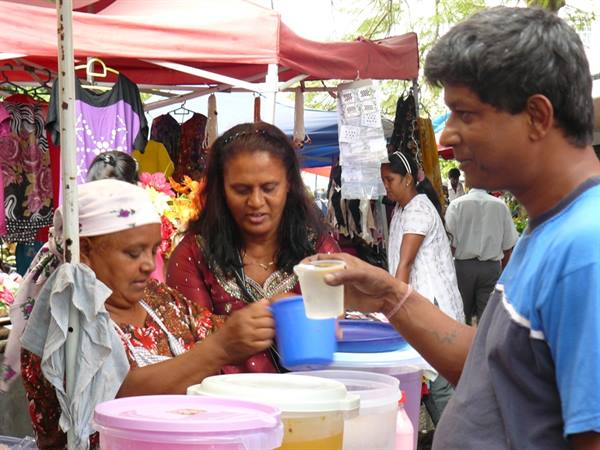 Flacq: Sunday market
