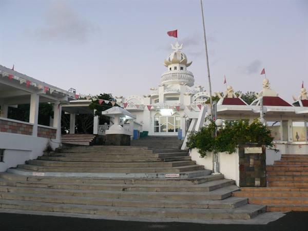 Hindu Temple at Poste de Flacq 