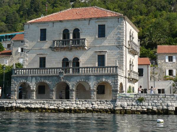 PERAST