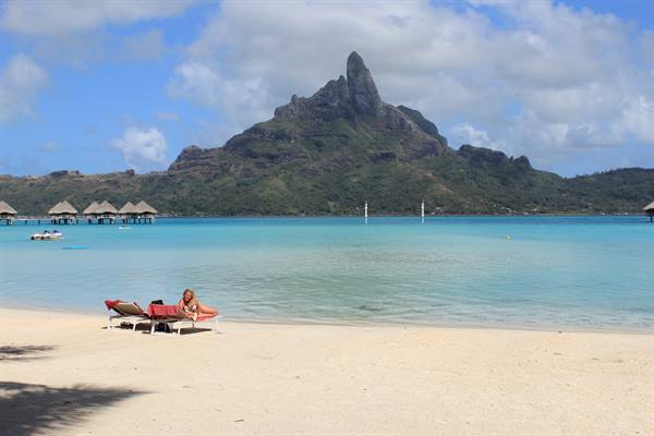 Le Meridien Bora Bora - On the beach