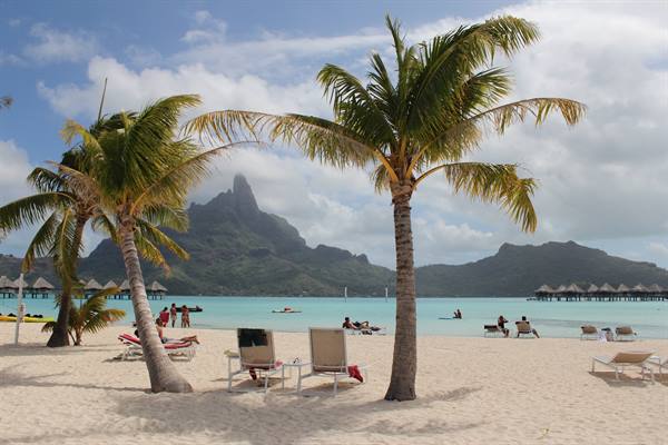 Le Meridien Bora Bora - Beach