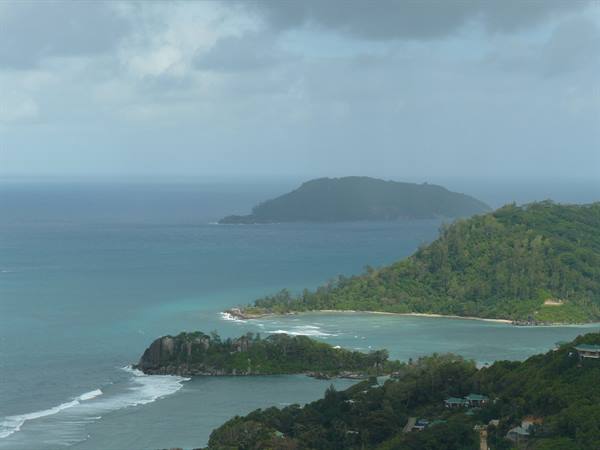 On the road to Port Glaud - Port Launay Marine Nat.Park
