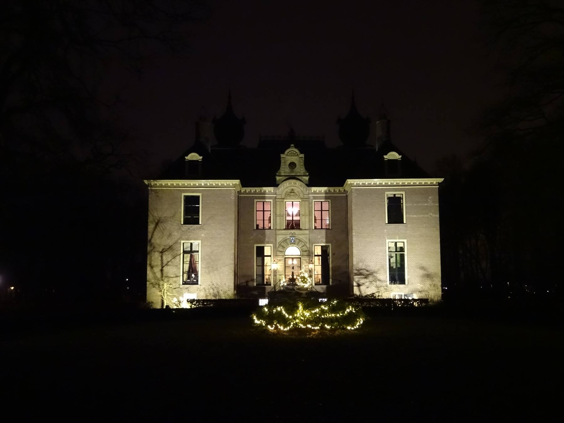 Poelgeest Kasteel by night