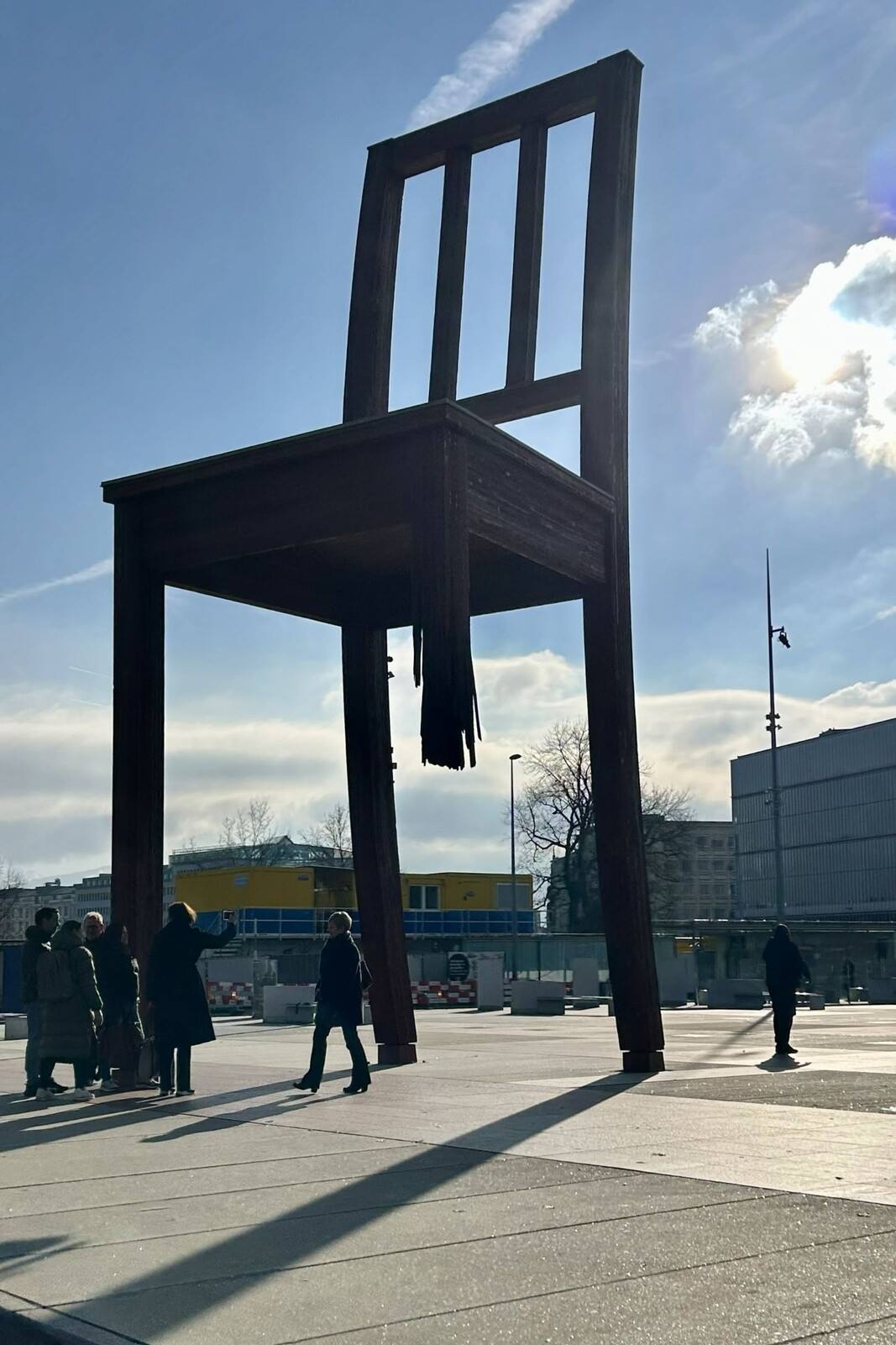 Sotto la Sedia Rotta