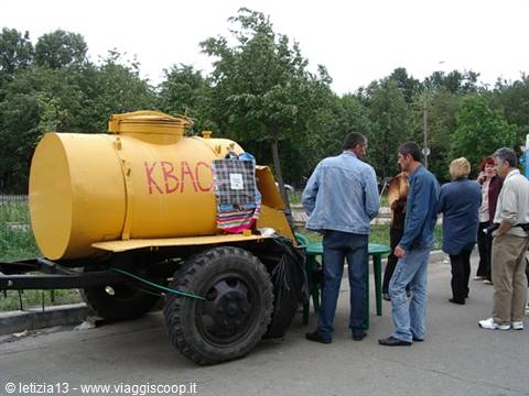 Street vendor of KVAS